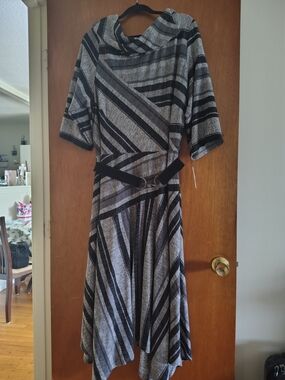 NWT Size 22W Women's Gray & Black Striped Belted Dress